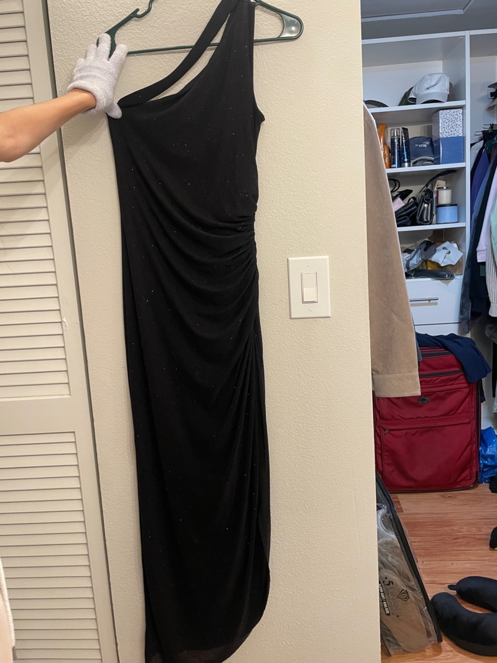 Elegant One-Shoulder Black Evening Dress